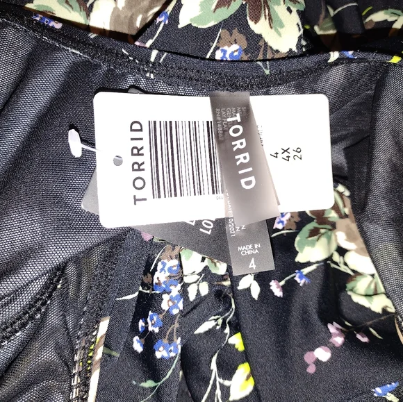 👙 NEW Torrid Wireless Swim Dress Size 4 NWT 👙 - Picture 4 of 12